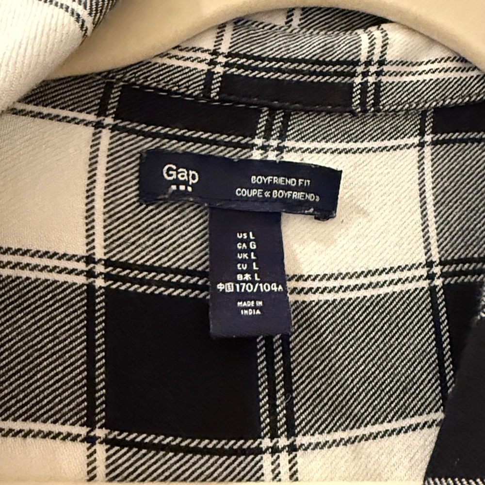 GAP Factory Black and White Plaid Button Down Shirt - Picture 2 of 3